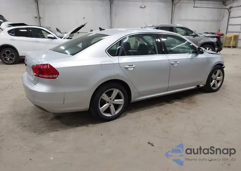 2013 Volkswagen Passat 2.5L Se из США, поврежденный, VIN 1VWBP7A35DC015214